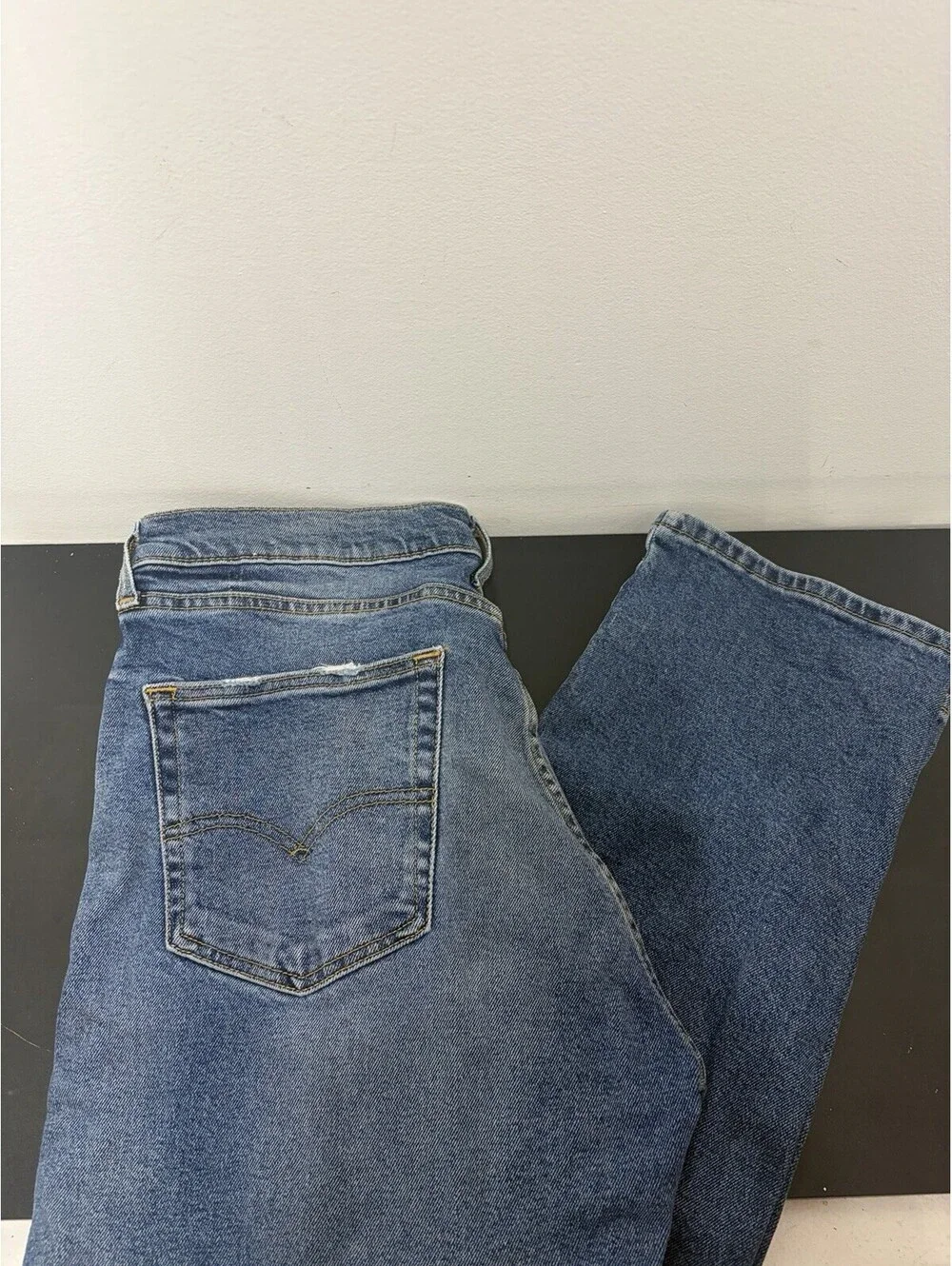 Levis *pocket edges