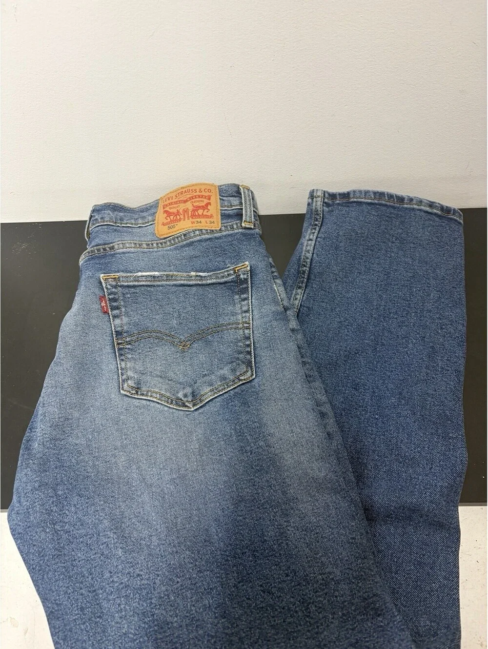 Levis *pocket edges