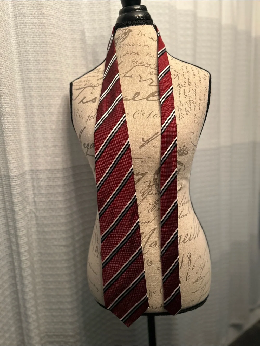 Striped Men's Red Pure Silk Neck Tie — Classic Diagonal Pattern