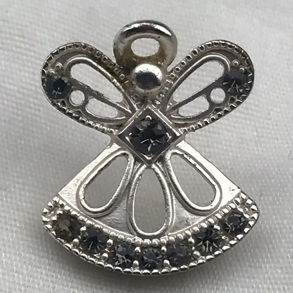 DM pin brooch