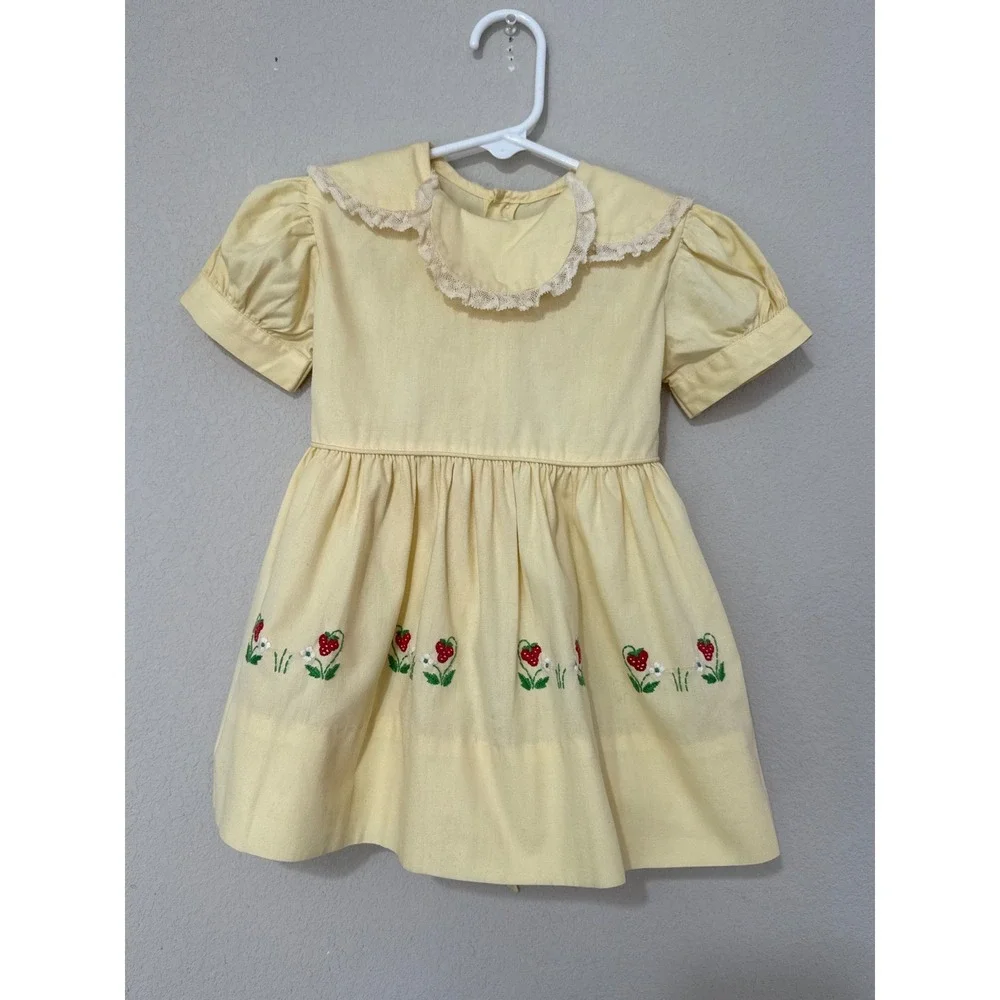 VTG Tiny Togs Town Girls 2T‎ Yellow Collared Dress Embroidered Strawberries