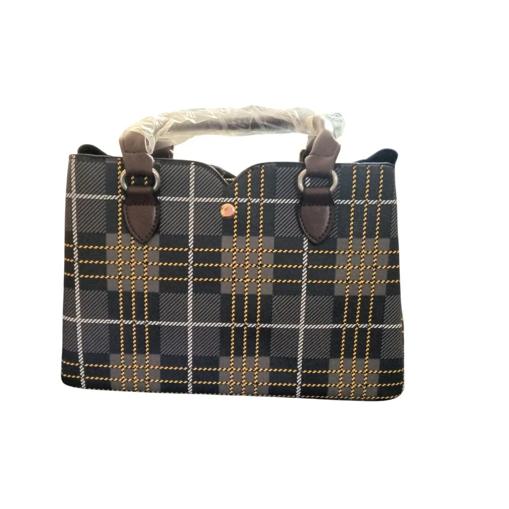 Unbranded structured satchel