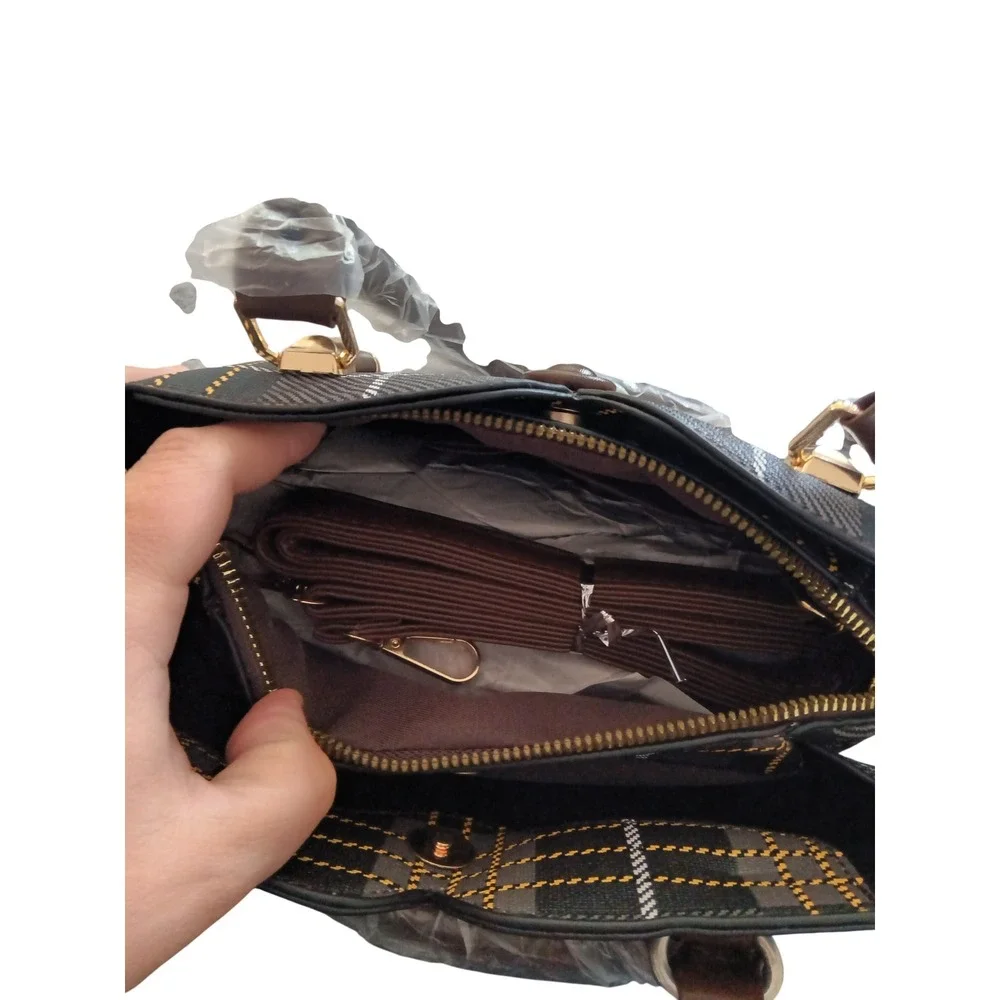 Unbranded structured satchel