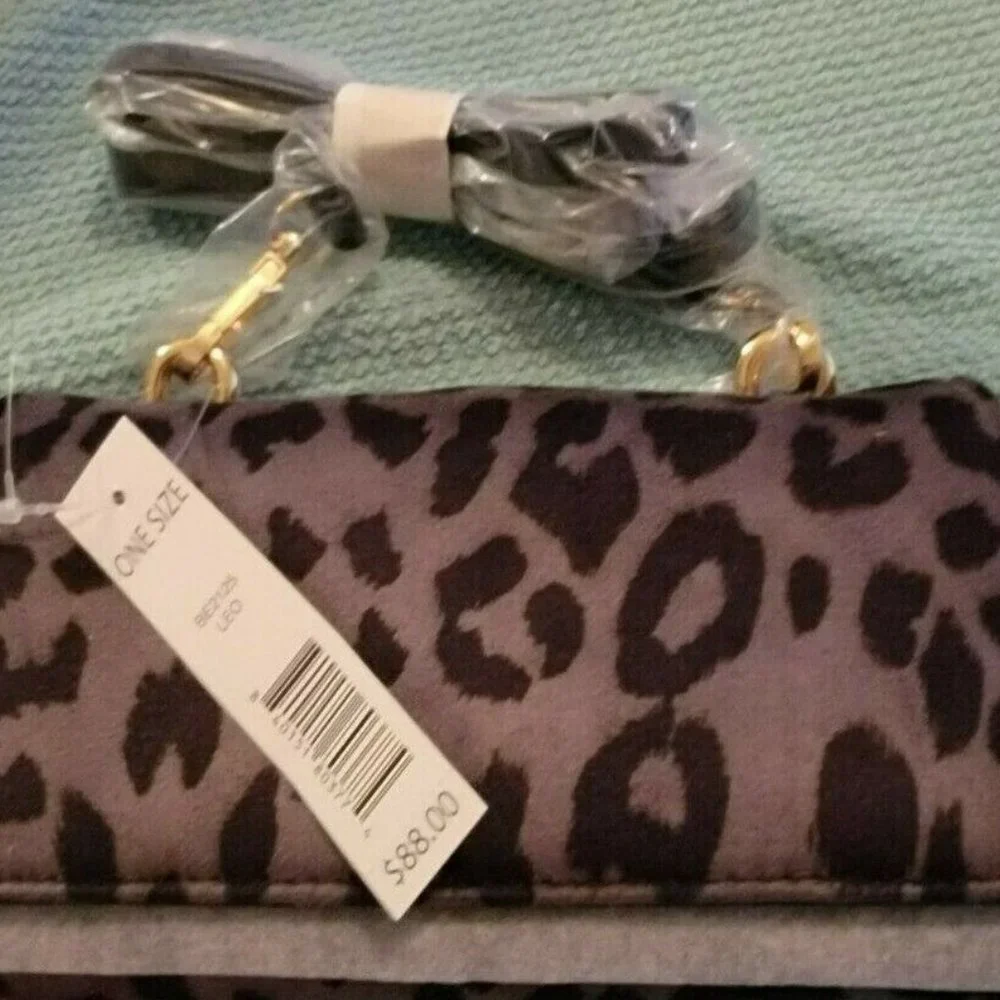 The Limited :  Crossbody Leopard,‎ NWT