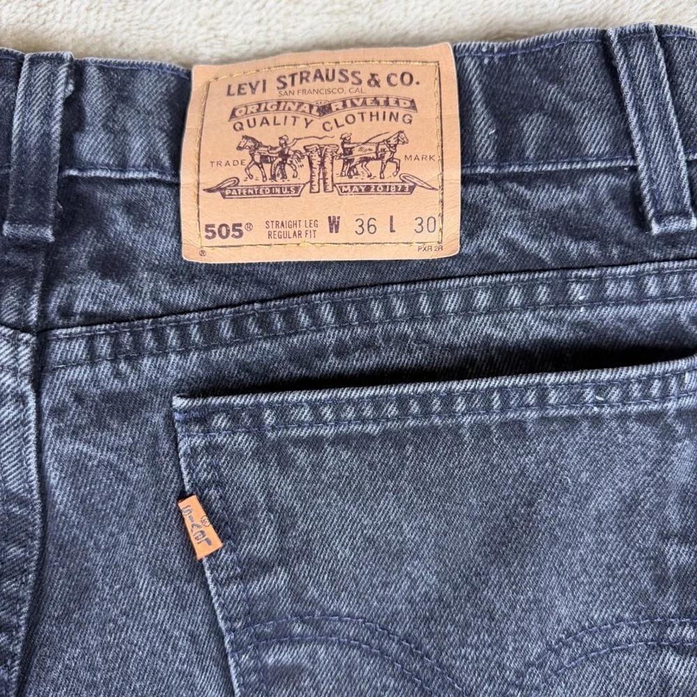 Levis measurements waist