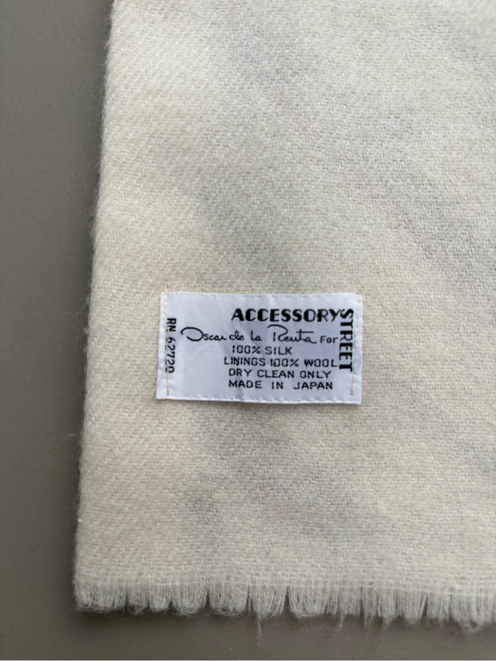 Oscar de la Renta soft cream