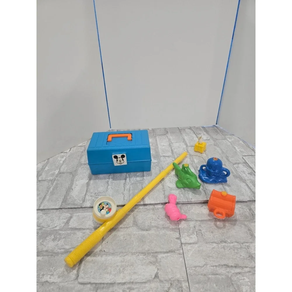 Vintage‎ Mattel Disney Mickey Mouse Fishing Pole Rod Tackle Box Cheese Worm Fish