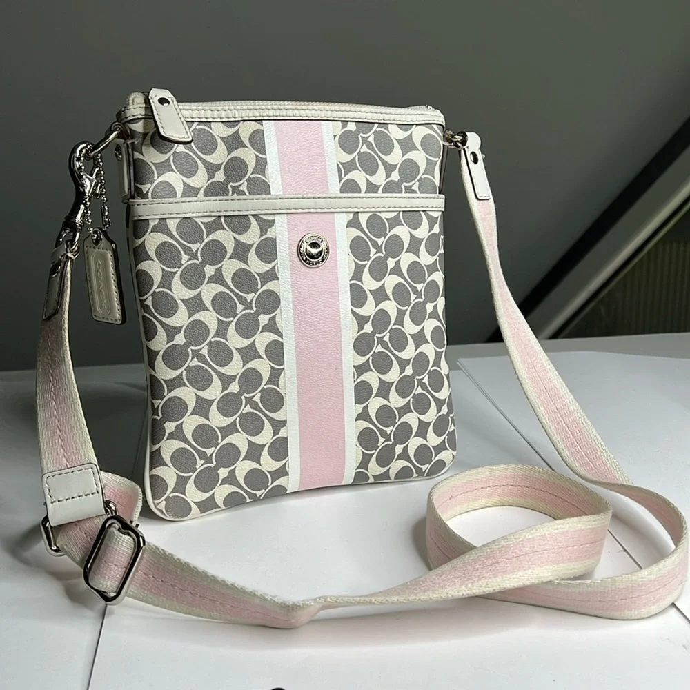 Coach Crossbody Gray Pink White Pebbled Leather Zip Top Bag Swing Bag