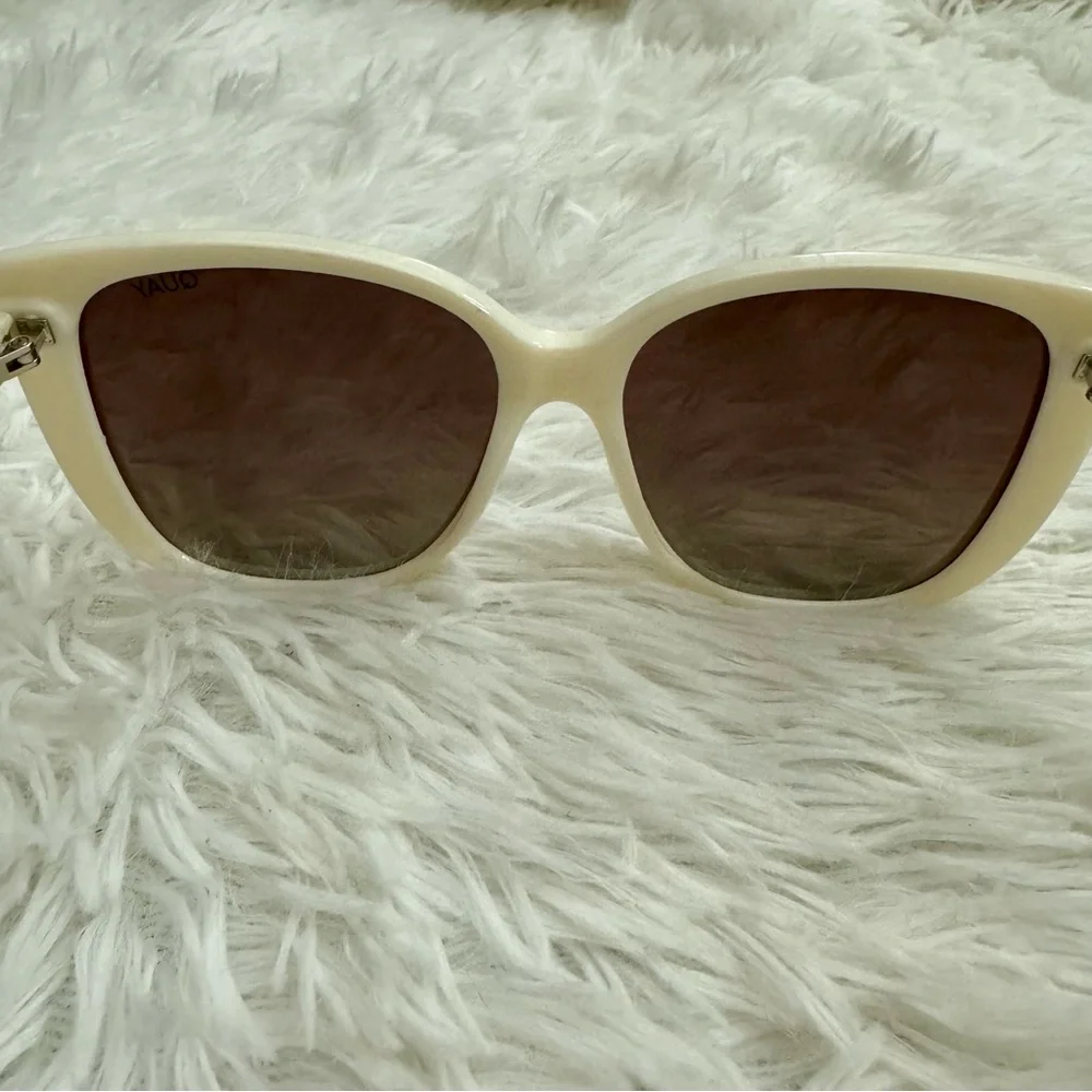 Quay Australia stylish oversized