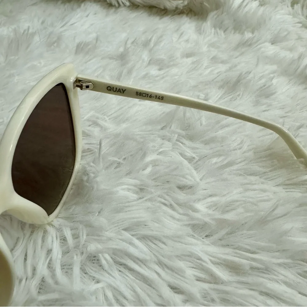 Quay Australia stylish oversized