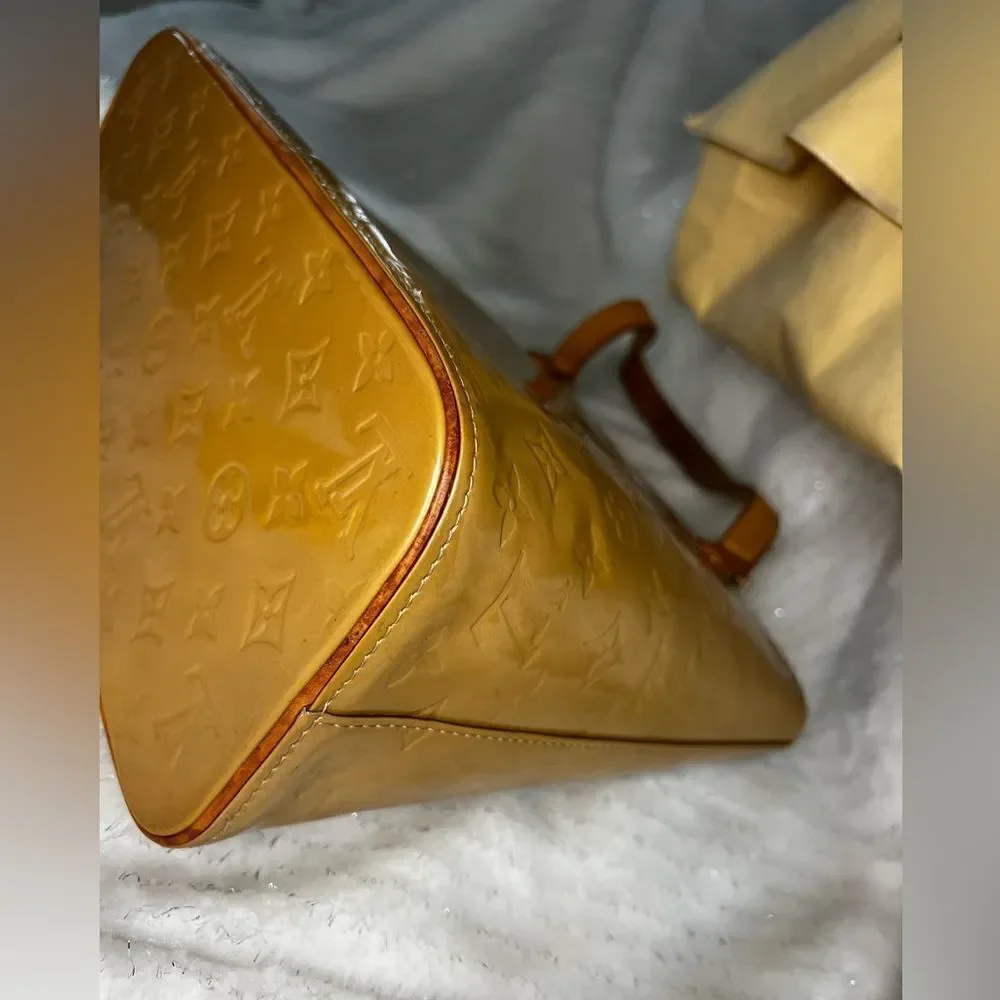 Louis Vuitton very good