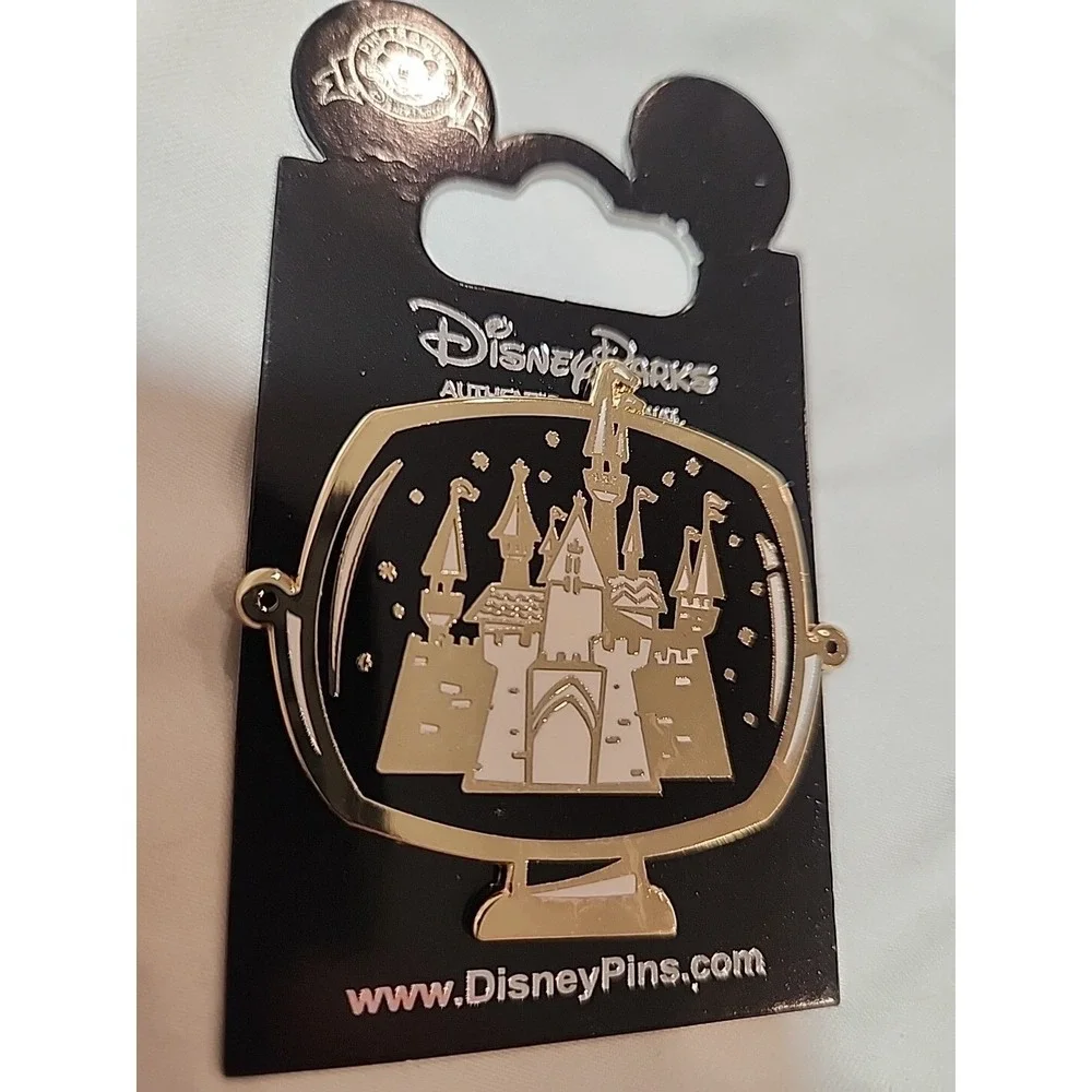 Disney pin as