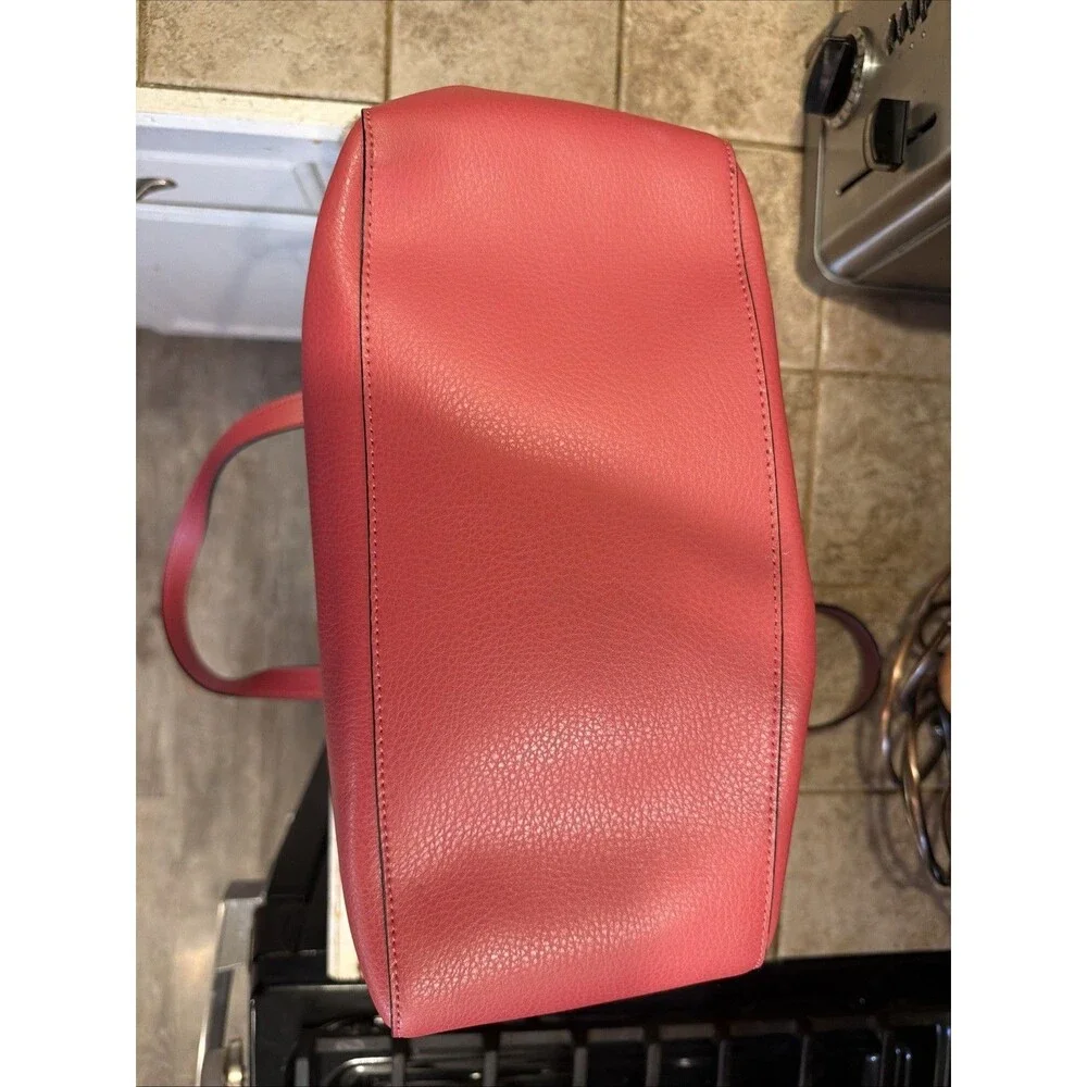 Coach c4063 medium