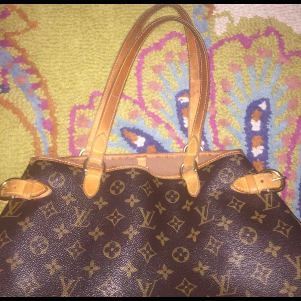 Louis Vuitton reposhing this