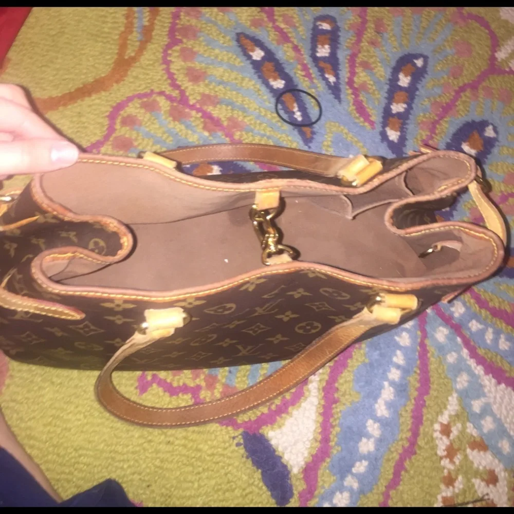 Louis Vuitton reposhing this