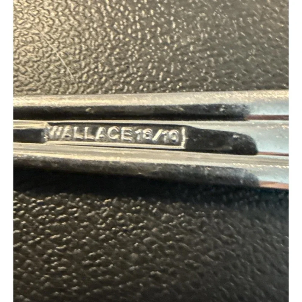 Wallace signs use