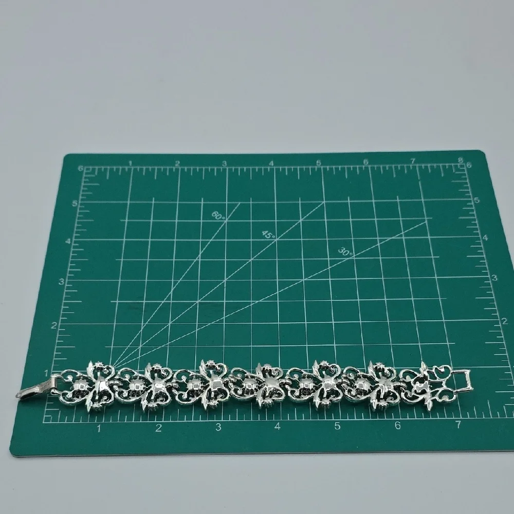 Coro bracelet intricate