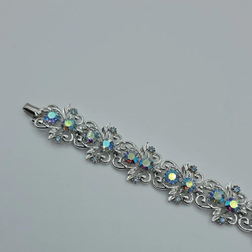 Coro bracelet intricate