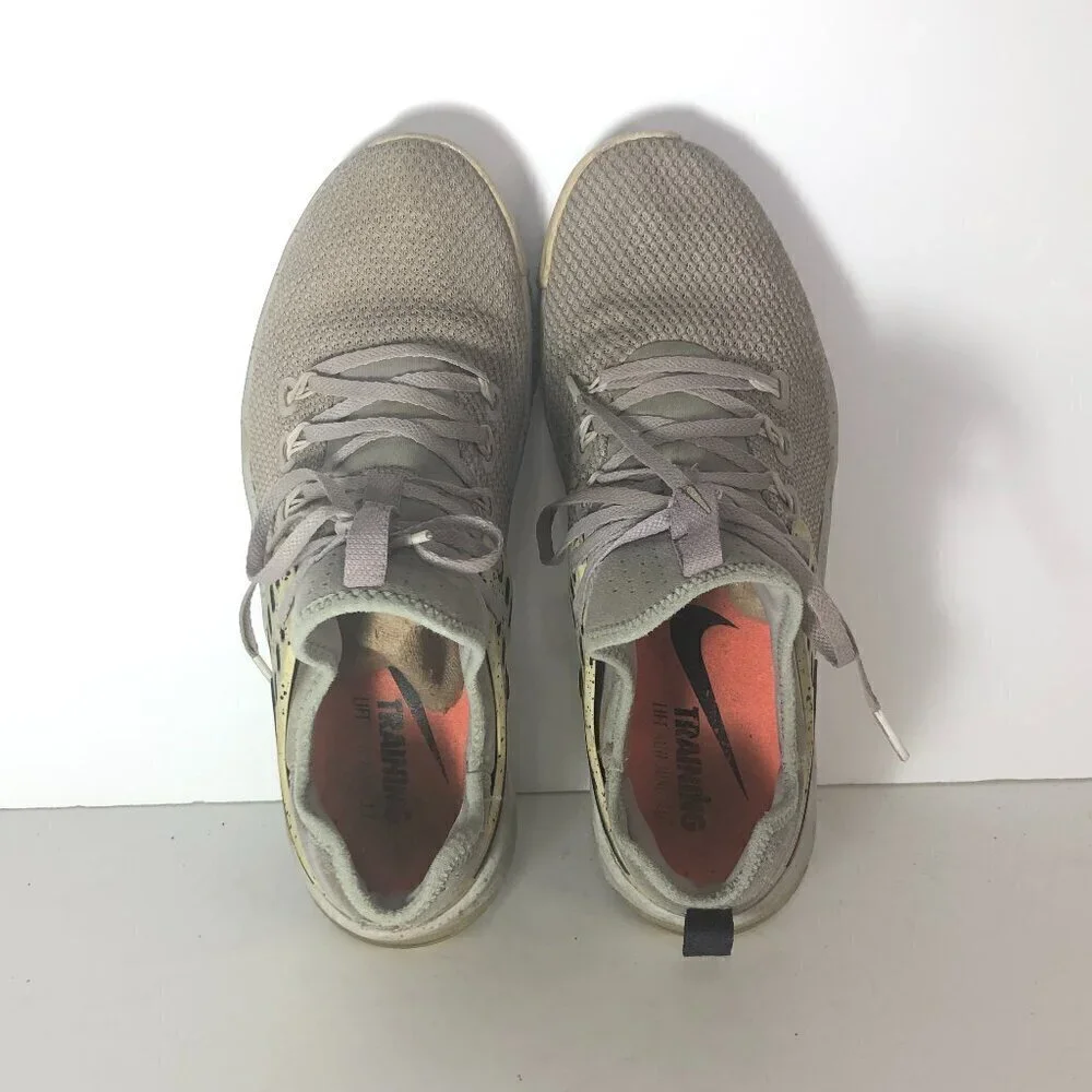 Nike free sneakers