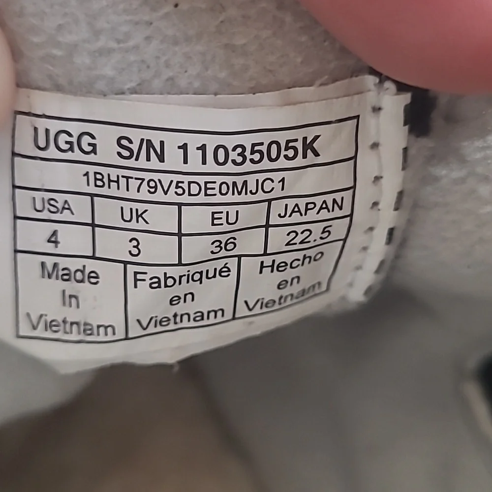 UGG black turlock