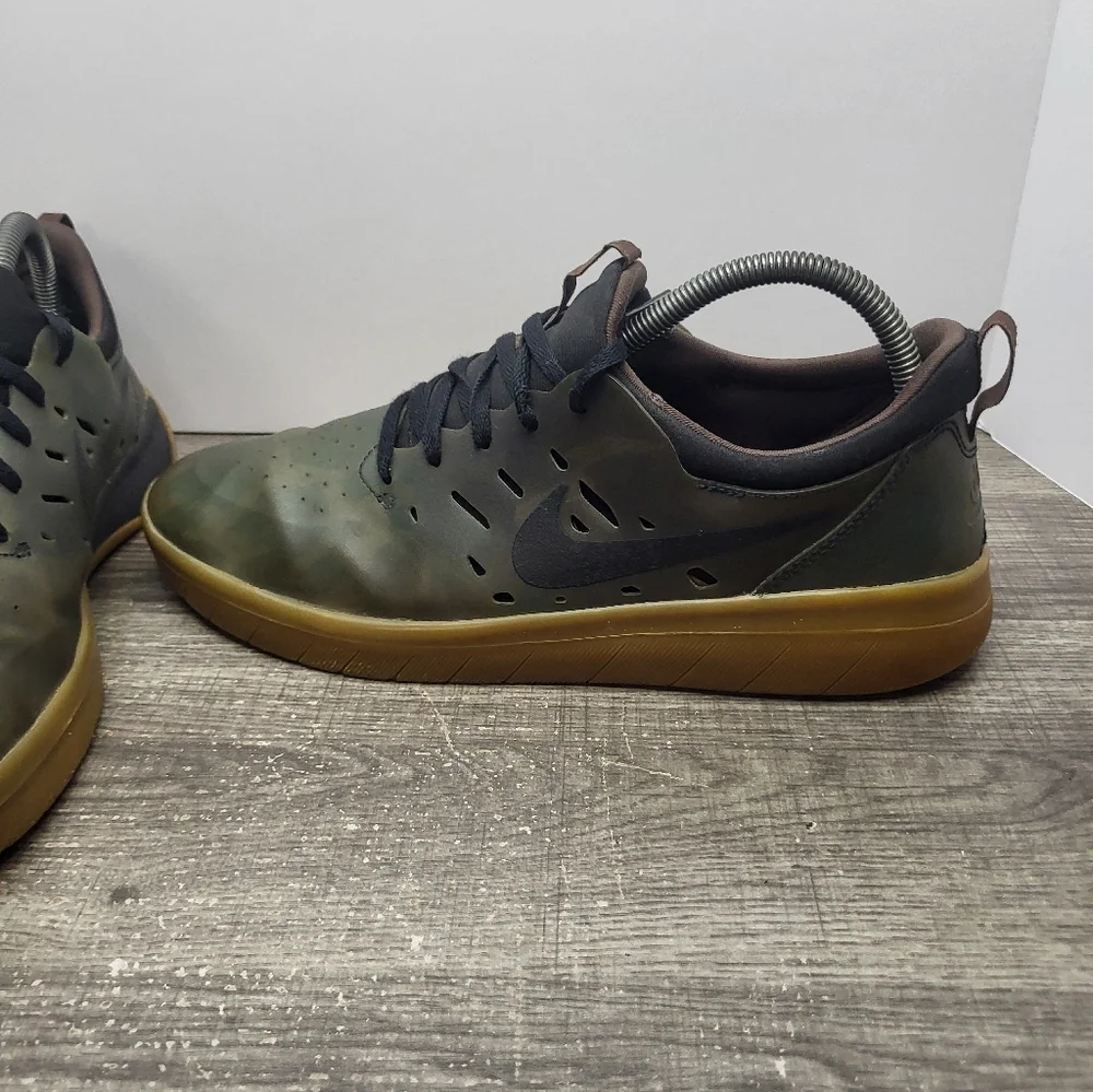 Nike gently used