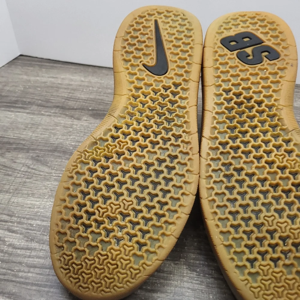 Nike gently used