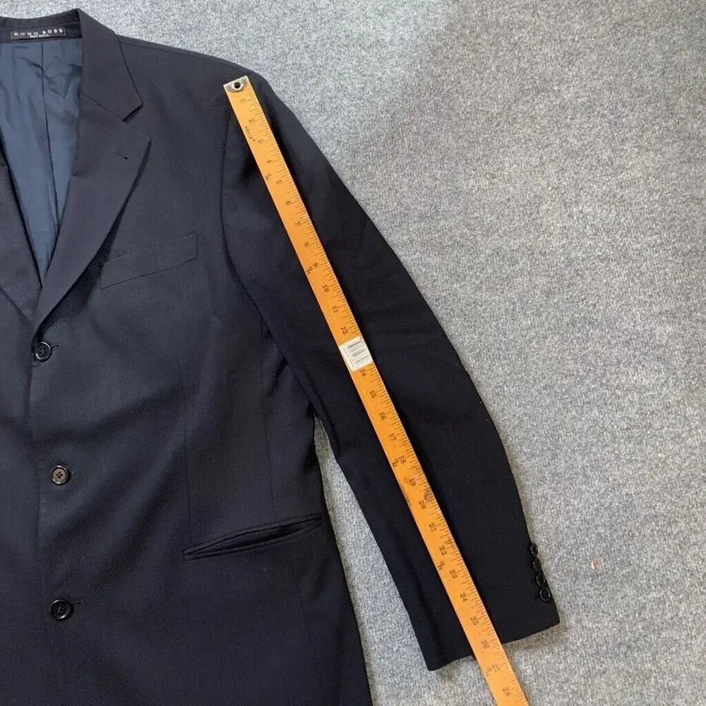 Hugo Boss 42l note good