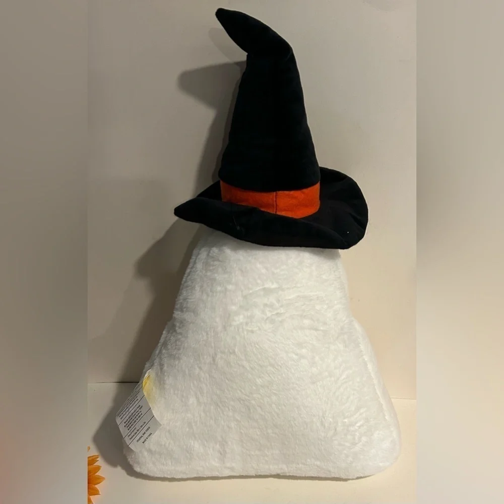 N/A adorable ghost
