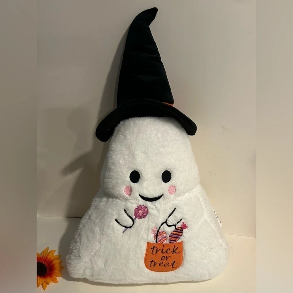 N/A adorable ghost