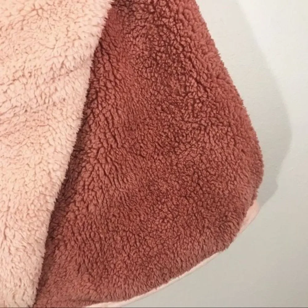 Frye reversible plush