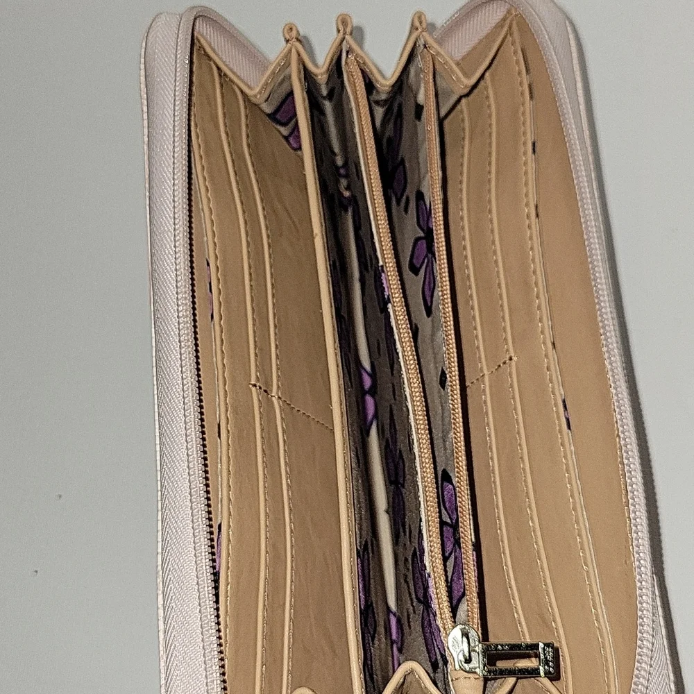 Guess nwot wallet