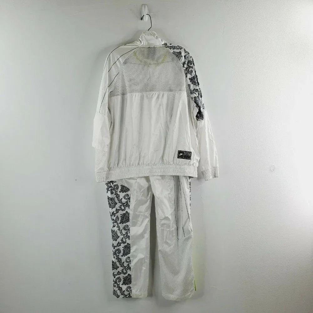 Nike mens white