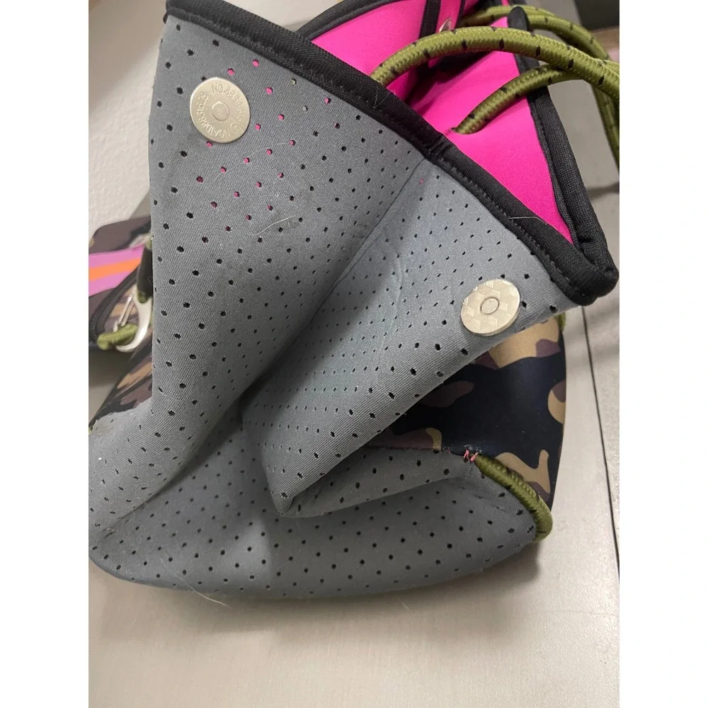 N/A neoprene tote