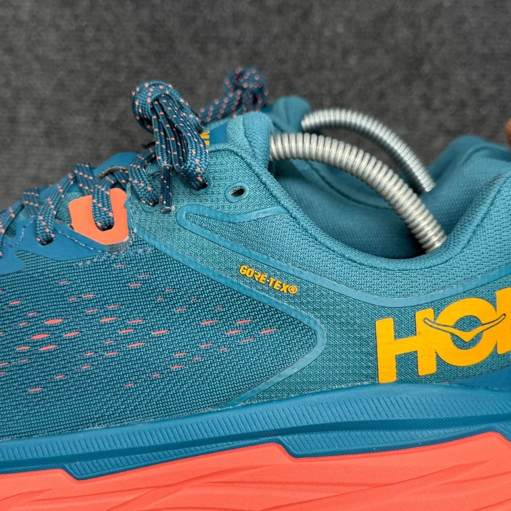 Hoka One One hoka one