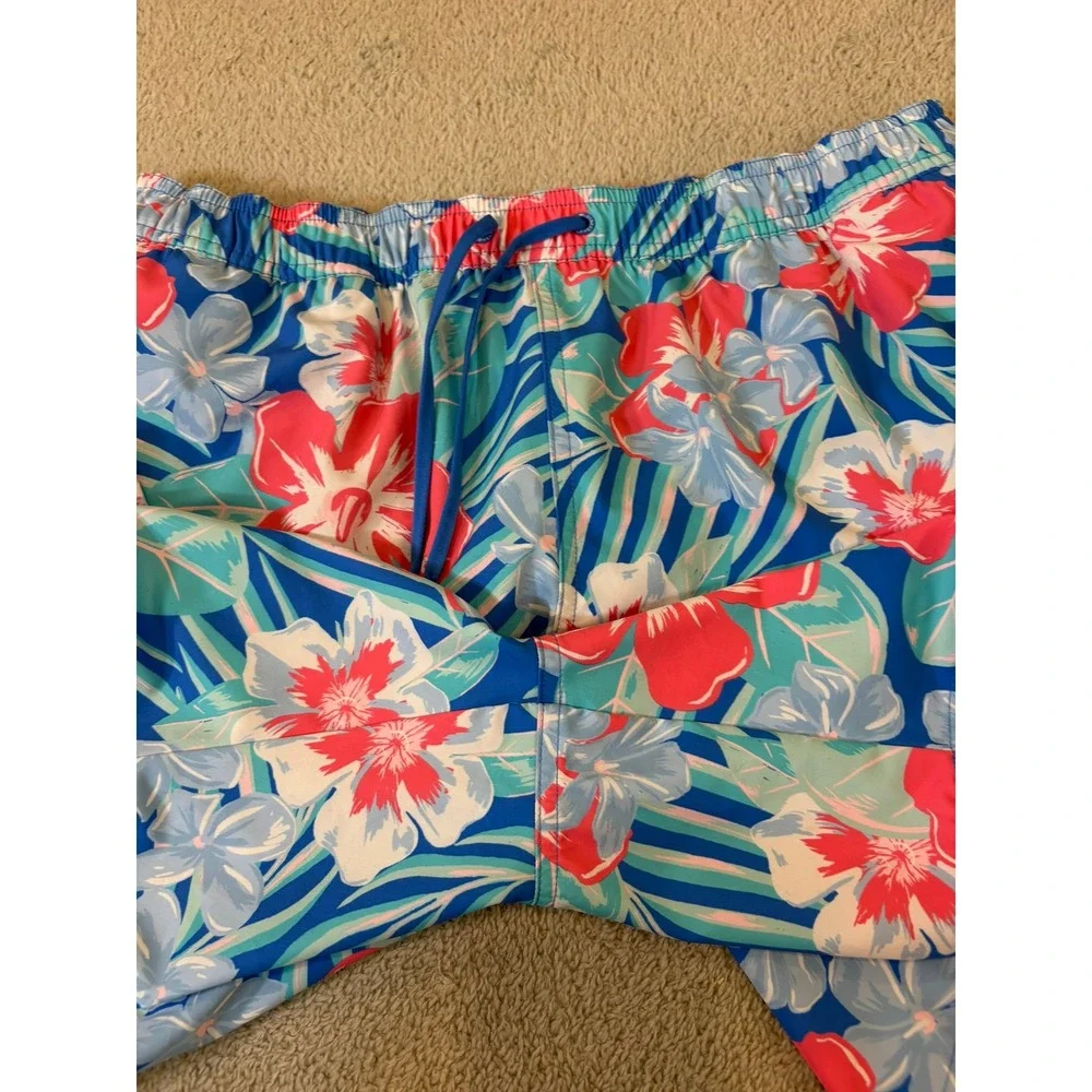 Vineyard Vines great pre