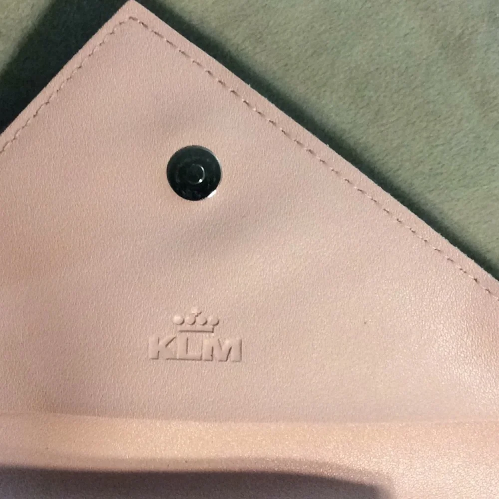 jantaminiau clutch brand