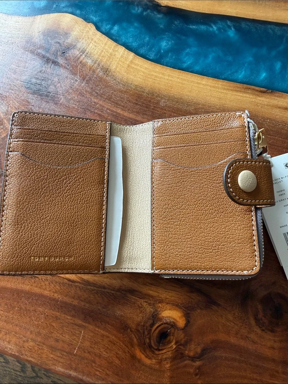 Tory Burch compact pebbled