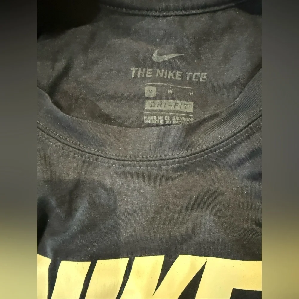 Nike classic tee