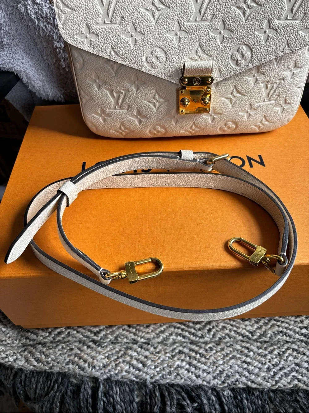 Louis Vuitton louis vuitton