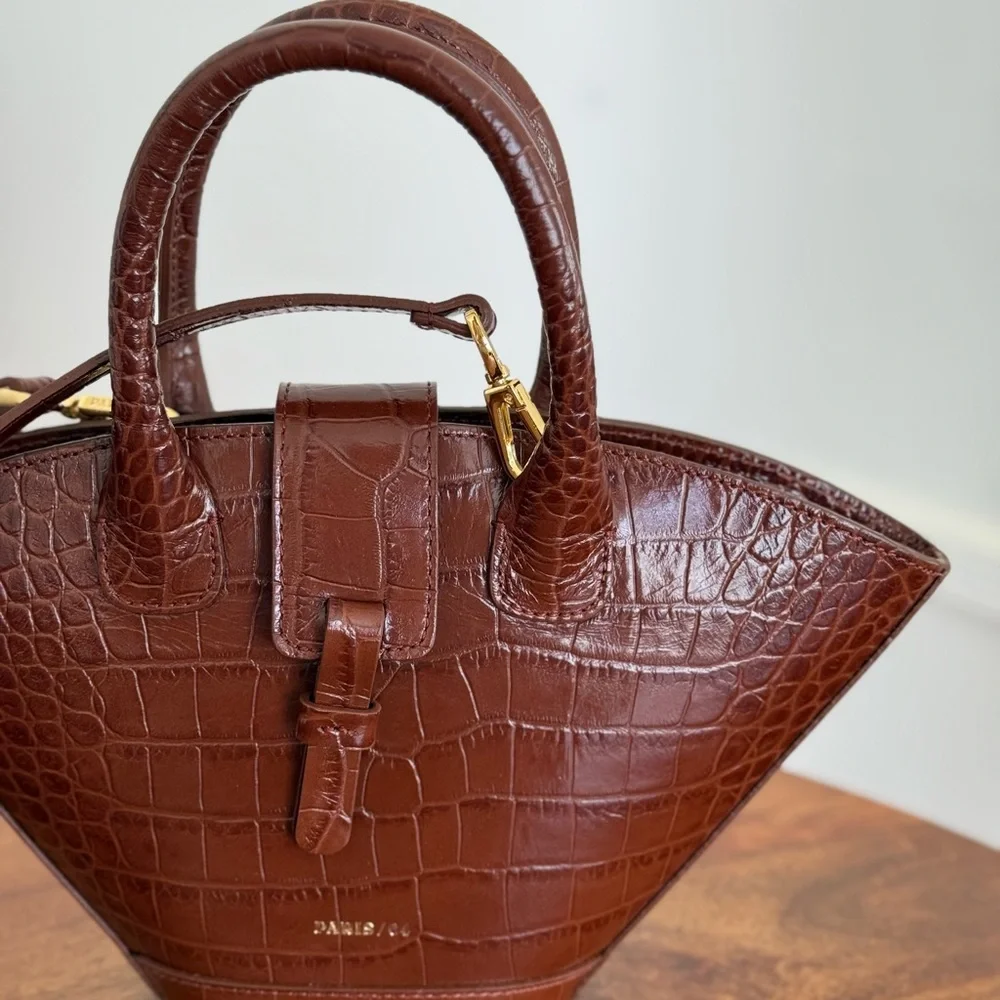 Paris / 64 rich brown