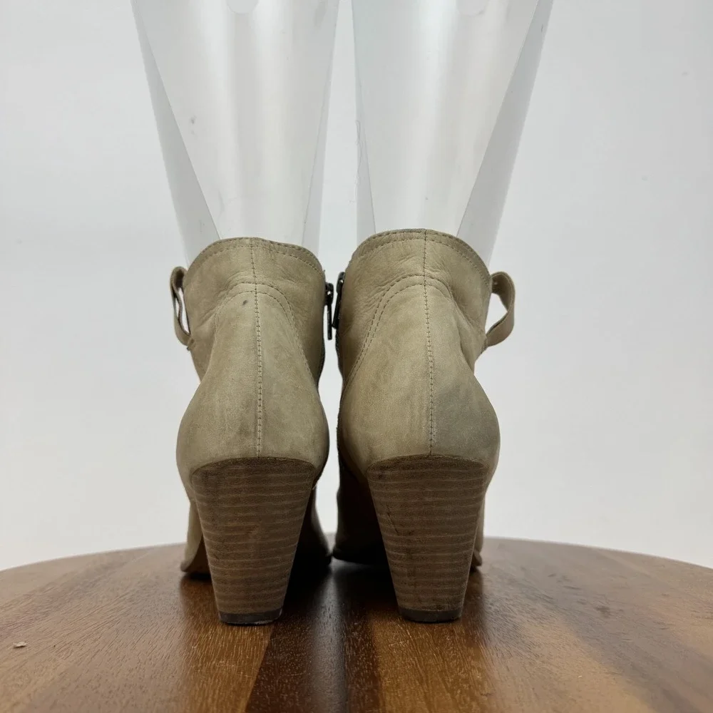 Frye size 10
