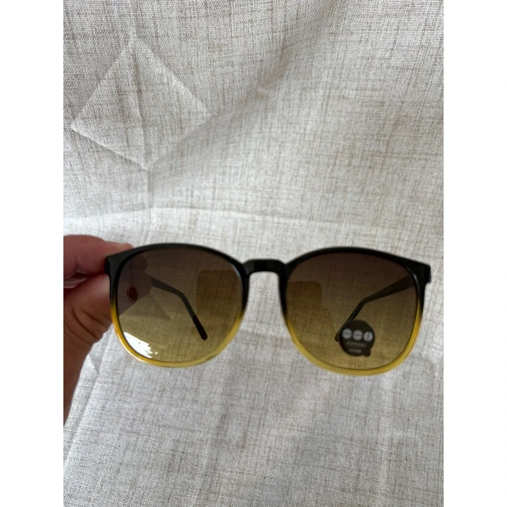 Komono sunglasses feature