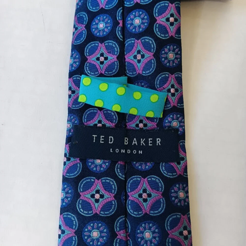 Ted Baker London excellent pre