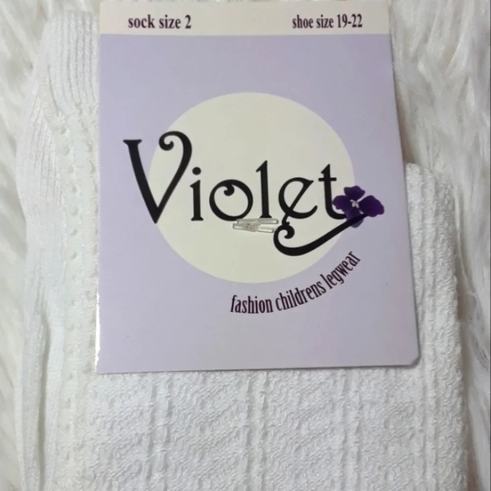 Violet vintage girl