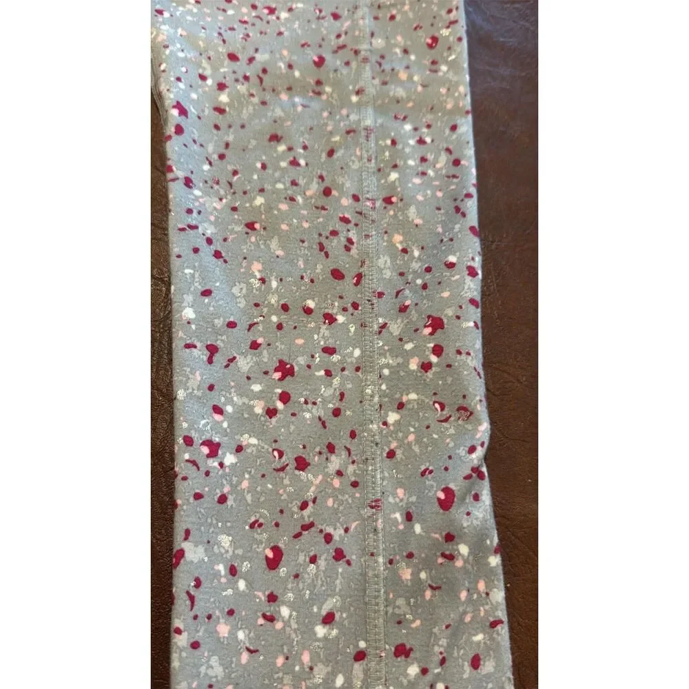 Athletic girls leggings