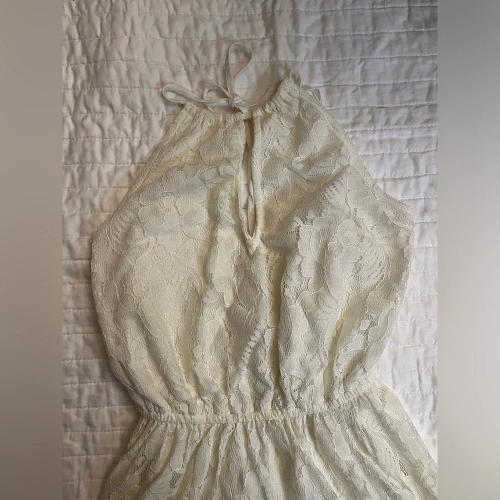 Abercrombie & Fitch cream lace