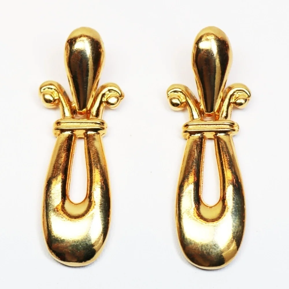 Anne Klein luxurious pattern