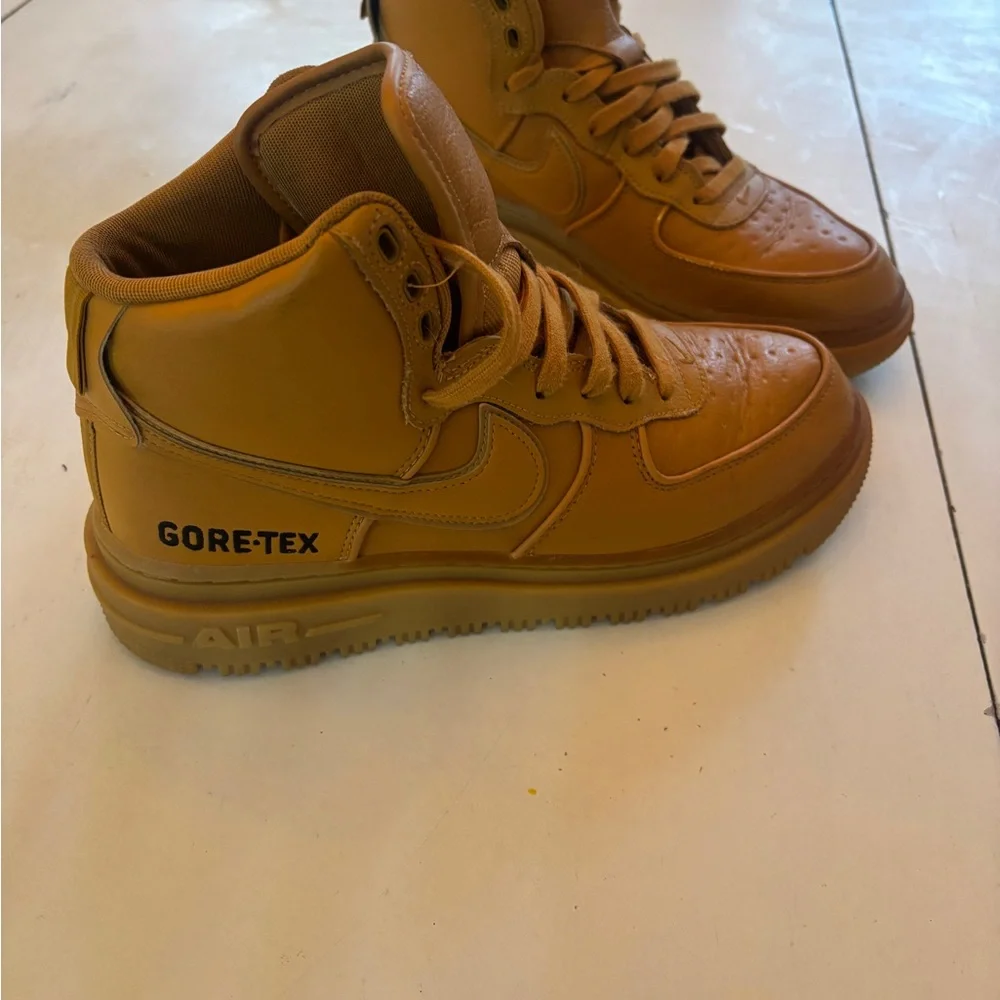 Nike rugged high