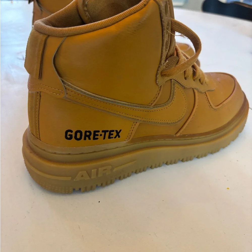 Nike rugged high