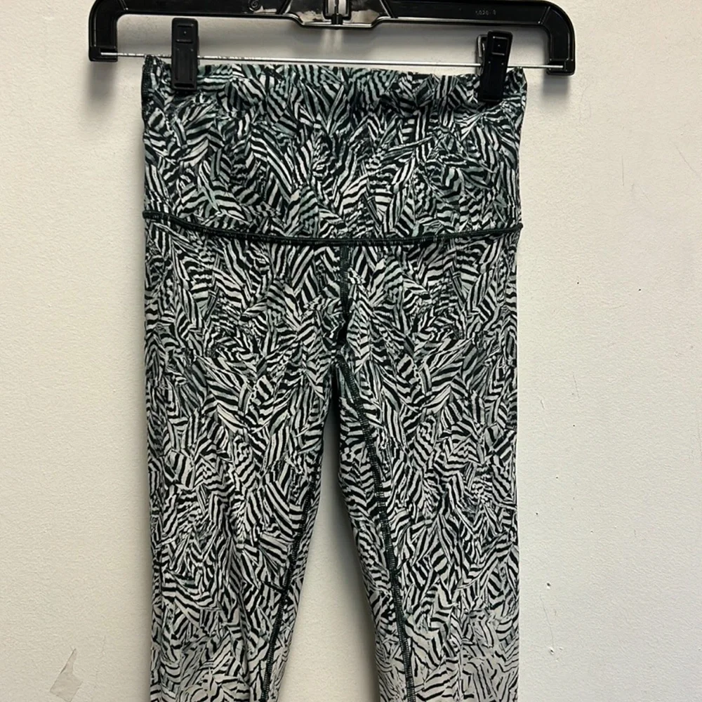 lululemon athletica size black